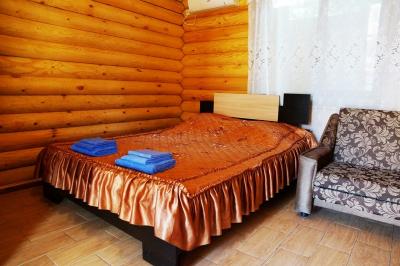 База отдыха Лазурит «Деревянные домики 2х-местные с доп местом»