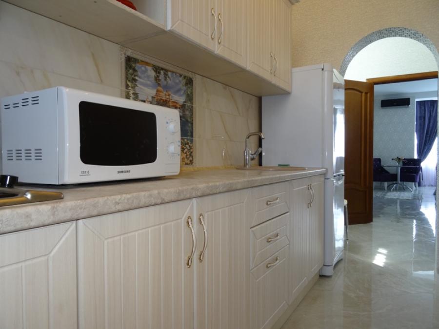 Номер «Люкс с кухней» гостевого дома «Гостевой дом Свердлова 1 в Алуште» - фото №17225