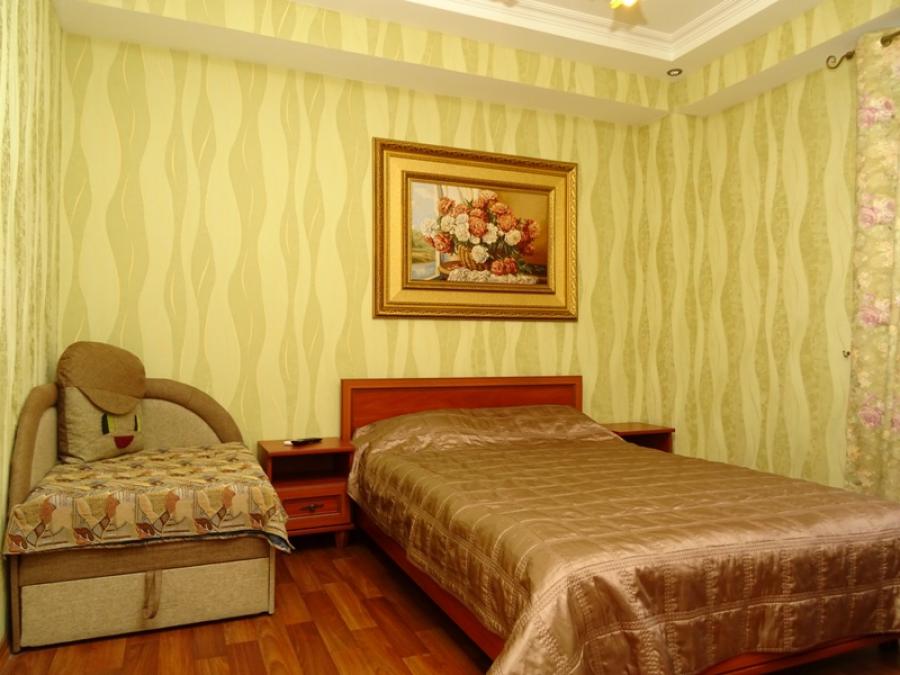 Номер «2х-местный с доп местом» гостиницы «Мини-гостиница Горького 19 в Алуште» - фото №21547
