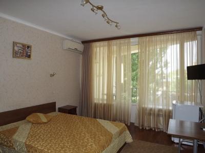 Гостиница Мини-гостиница Лукоморье «2х-комнатный 4х-местный Люкс с мини-кухней»