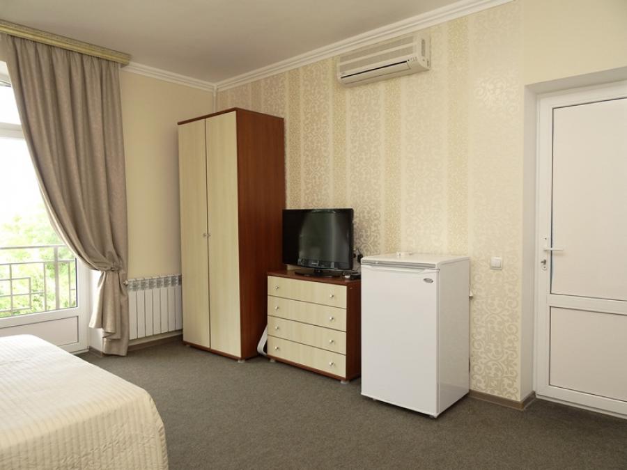 Номер «С удобствами 1-комнатный» гостиницы «Мини-гостиница На Кати Соловьяновой» - фото №94222