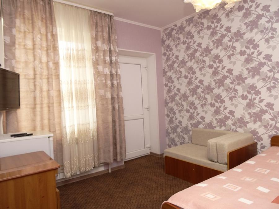 Номер «С удобствами 1-комнатный» гостиницы «Мини-гостиница На Кати Соловьяновой» - фото №94229