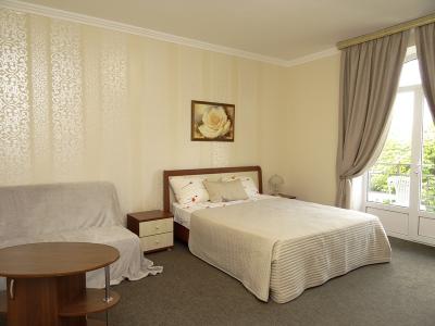 Гостиница Мини-гостиница На Кати Соловьяновой «С удобствами 1-комнатный»