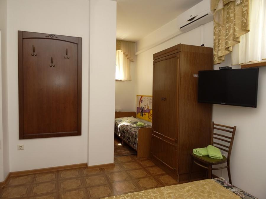 Номер «Эконом с удобствами на этаже» гостиницы «Мини-гостиница Крымская 260» - фото №94314