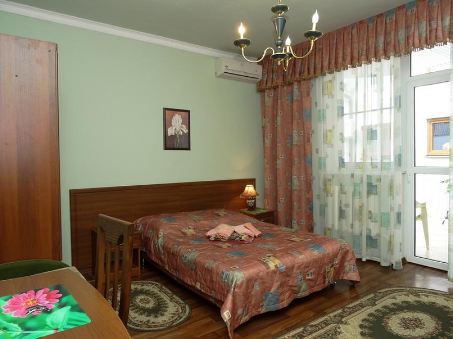 Номер «Стандарт с удобствами» гостиницы «Мини-гостиница Крымская 260» - фото №94294