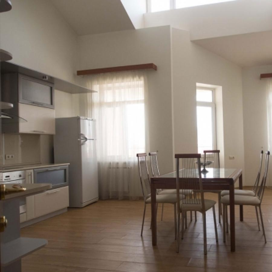 Номер «Апартаменты 2х-уровневые 4х-комнатные с кухней» гостиницы «Паллада» - фото №102300