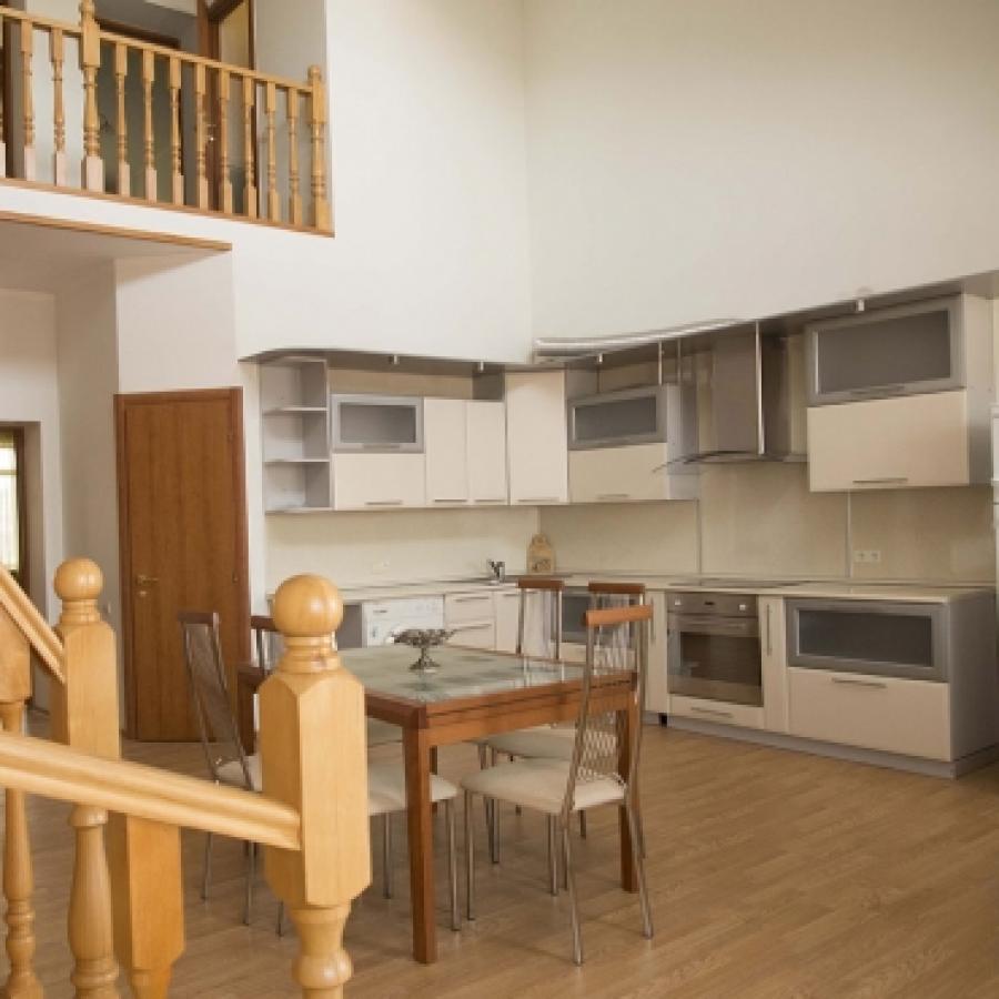 Номер «Апартаменты 2х-уровневые 4х-комнатные с кухней» гостиницы «Паллада» - фото №102301