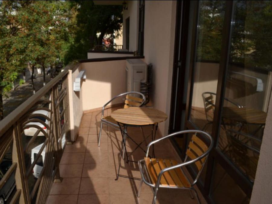 Номер «Семейный 2х-комнатный 4х-местный (большой балкон, кухня ВК)» гостиницы «Де Париж» - фото №102168