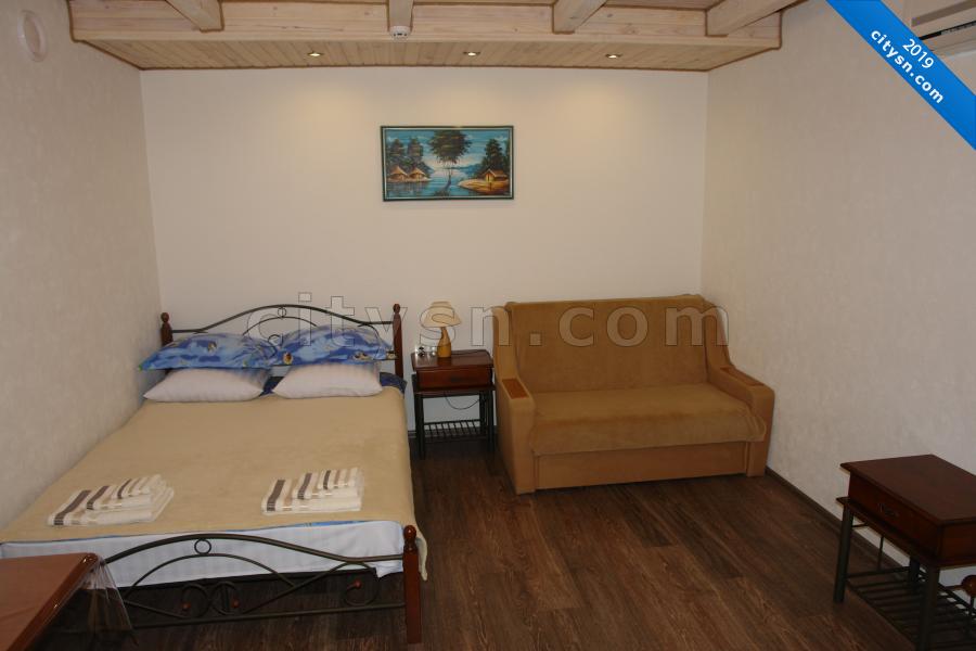 Номер «Полулюкс с большой кроватью и диваном» гостиницы «SICILIA» - фото №148694