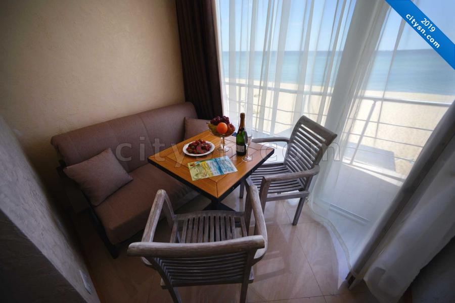 Номер «Апартаменты с  балконом» гостиницы «Посейдон» - фото №149029