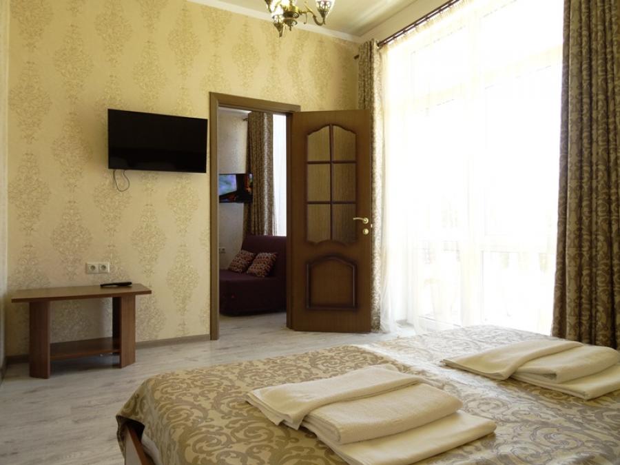 Номер «Люкс 2х-комнатный с балконом» гостиницы «Венус» - фото №88088