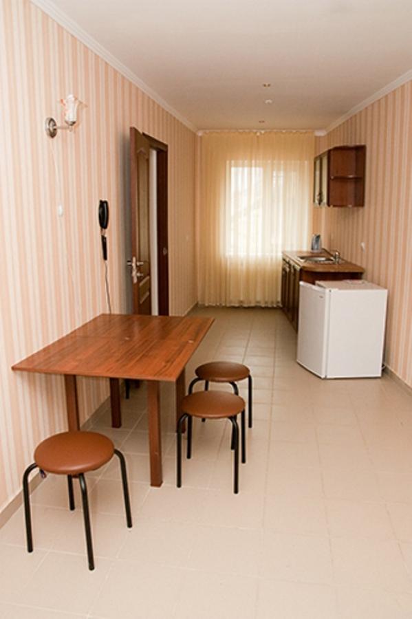 Номер «Семейный 3х-комнатный » гостиницы «На Эскадронной» - фото №34341