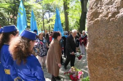 Фото обьекта Памятник жертвам депортации крымско-татарского народа №221092