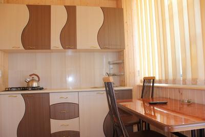 Гостевой дом Стрекоза «2х - 3х комнатный с кухней»