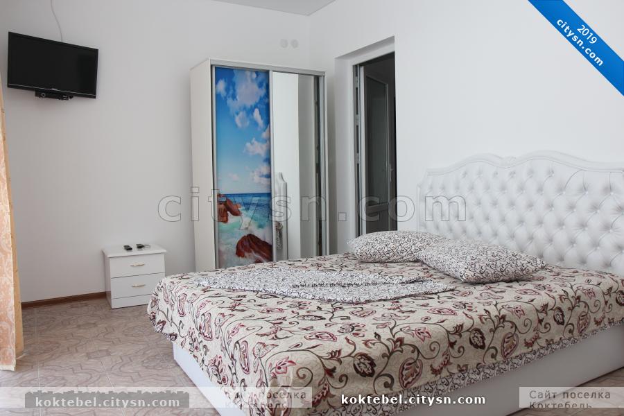 Номер «Двухкомнатный 6-и местный номер с балконом и видом на море №16-17,12-25, 10-11» гостиницы «Отель Крым» - фото №151379
