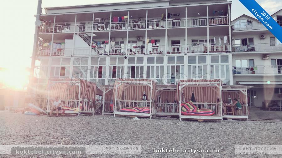 Номер «Двухкомнатный 6-и местный номер с балконом и видом на море №16-17,12-25, 10-11» гостиницы «Отель Крым» - фото №151381