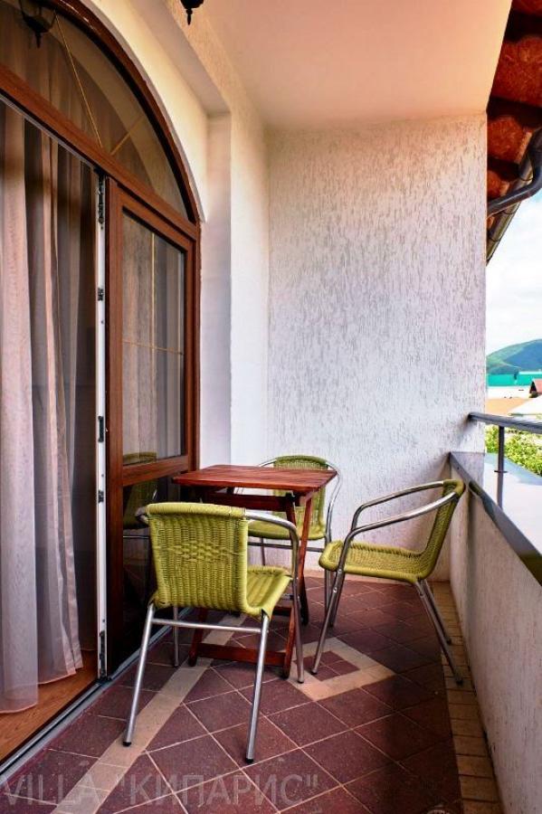 Номер «3х-местный с балконом» гостевого дома «Кипарис» - фото №111726