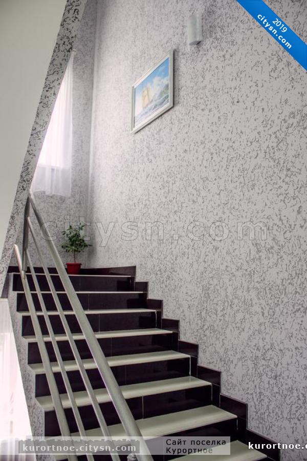 Лестница в гостевом доме Хаят в Курортом - Гостевой дом - Восток - Курортное - Крым