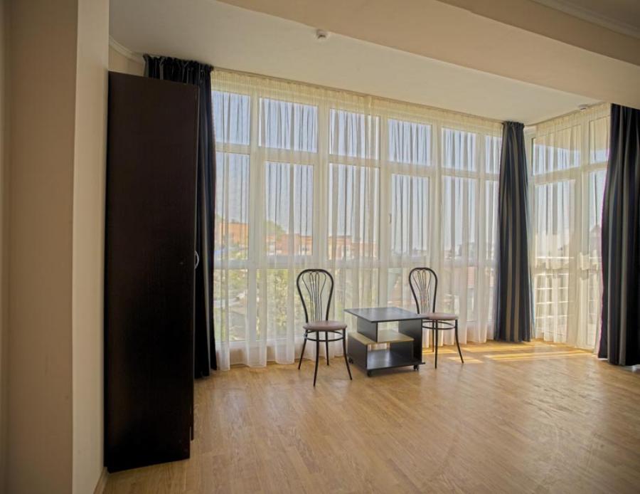 Номер «Полулюкс с балконом  » гостиницы «OMEGA» - фото №122157