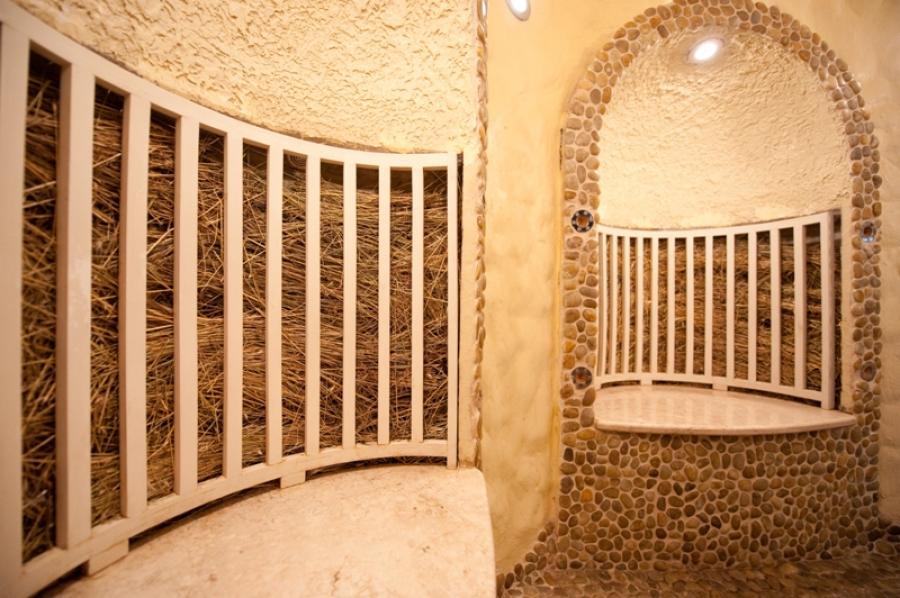 Спа комплекс сенная альпийская баня. Травяная комната в бане. Травяная комната в бане. Сенная сауна. Сенная сауна.