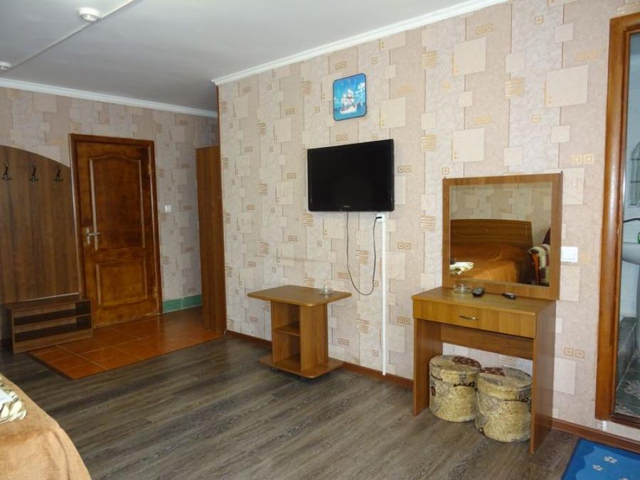 Номер «Полулюкс   » гостиницы «Черномор» - фото №79273