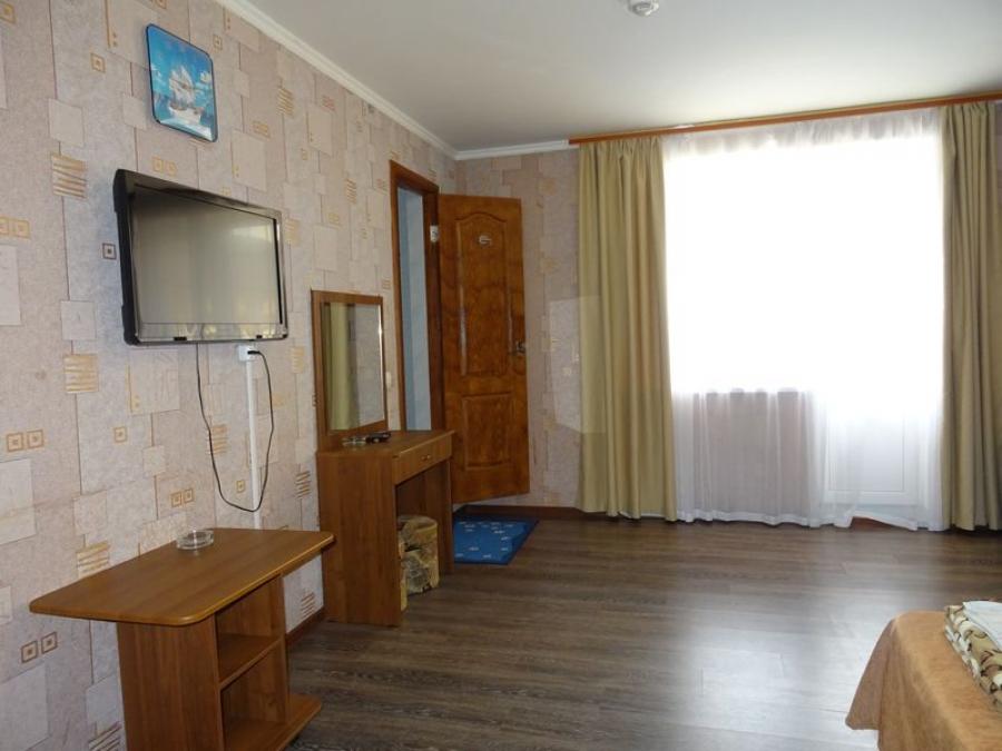 Номер «Полулюкс   » гостиницы «Черномор» - фото №79275