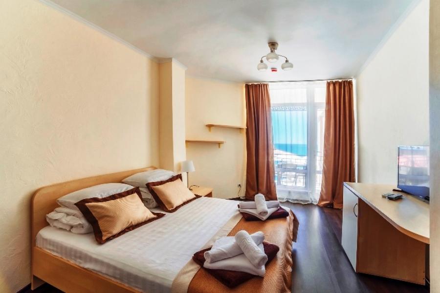Номер «Стандарт с двуспальной кроватью» гостиницы «Ravenna Mare» - фото №37570