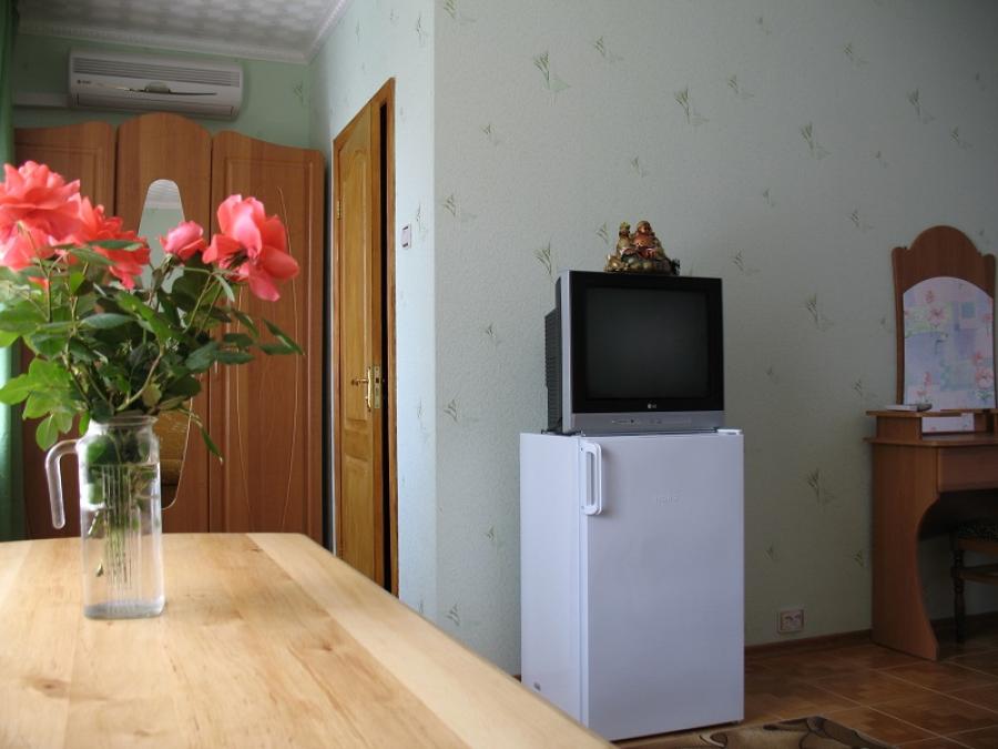 Номер «VIP 2х-комнатный с сауной, камином и кухней» гостевого дома «Ирина» - фото №42518