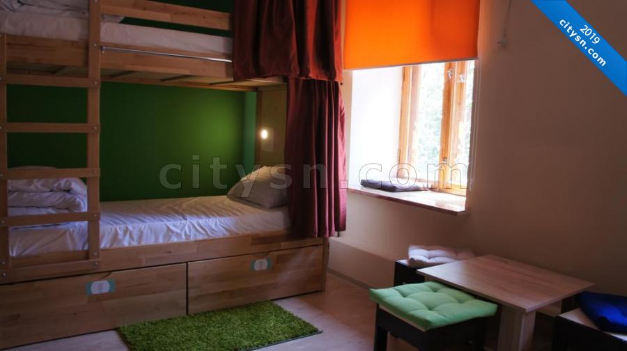 Номер «Кровать в общем 10-местном номере » хостела «Dream» - фото №172522