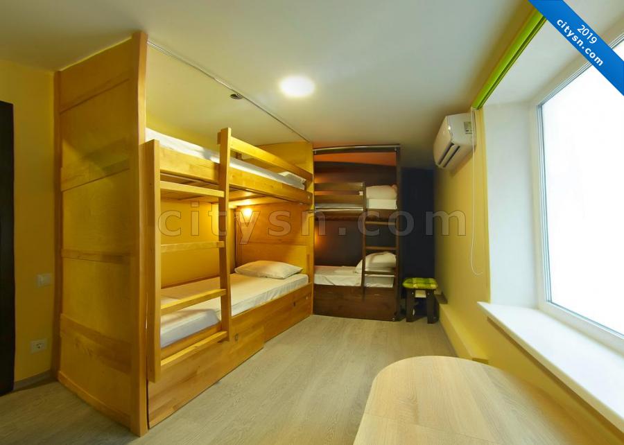 Номер «Кровать в общем четырехместном номере» хостела «Dream» - фото №172543