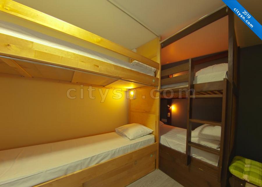 Номер «Кровать в общем четырехместном номере» хостела «Dream» - фото №172544