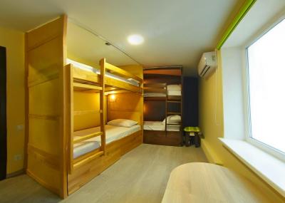 Хостел Dream «Кровать в общем четырехместном номере»