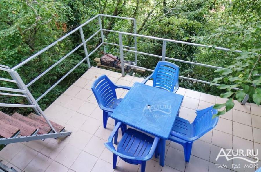 Номер «Стандарт 4х-местный с балконом» гостевого дома «Изамур» - фото №89981