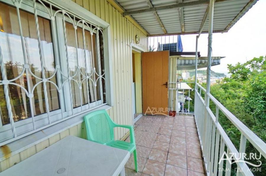 Номер «Стандарт 4х-местный с балконом» гостевого дома «Изамур» - фото №89986