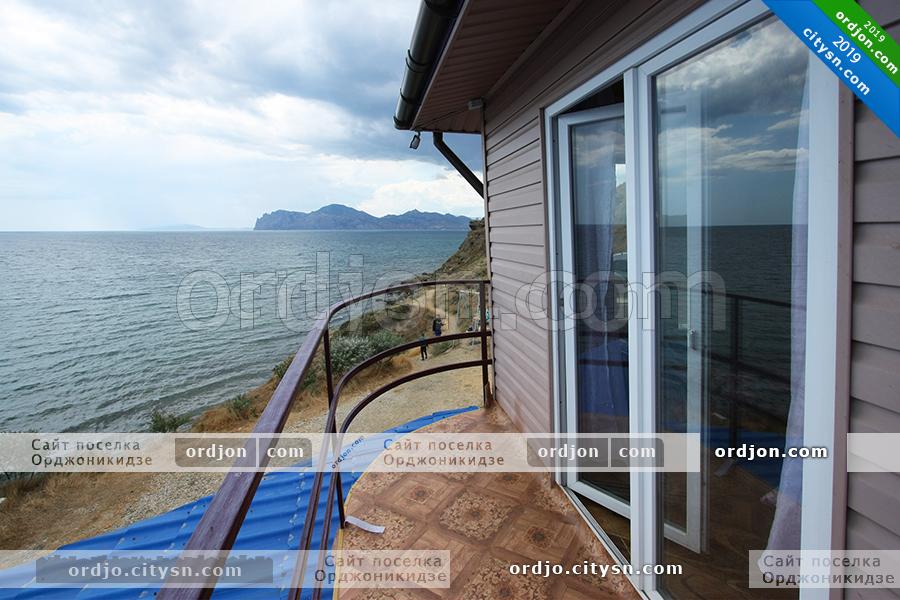 Номер «Трехместный с балконом» гостевого дома «RusArs» - фото №180363