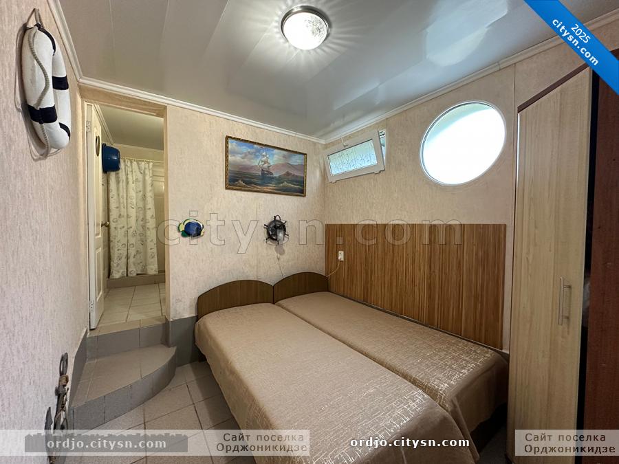 Номер «3-х местный номер» гостевого дома «Крымский кораблик» - фото №236010