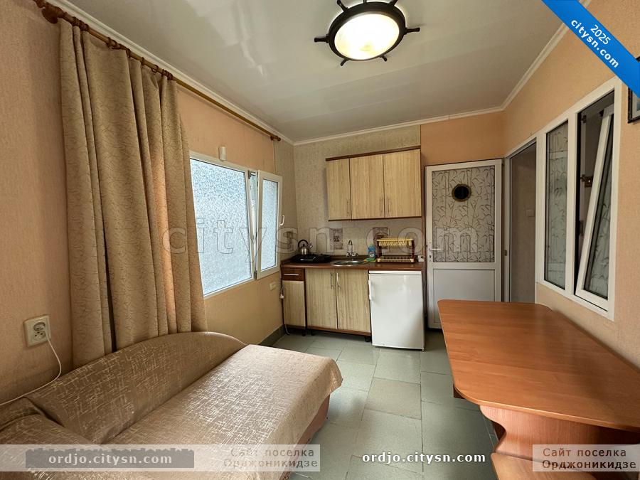 Номер «3-х местный номер» гостевого дома «Крымский кораблик» - фото №236012