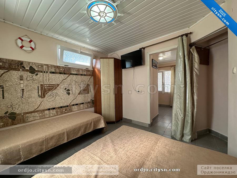 Номер «3-х местный номер» гостевого дома «Крымский кораблик» - фото №236031