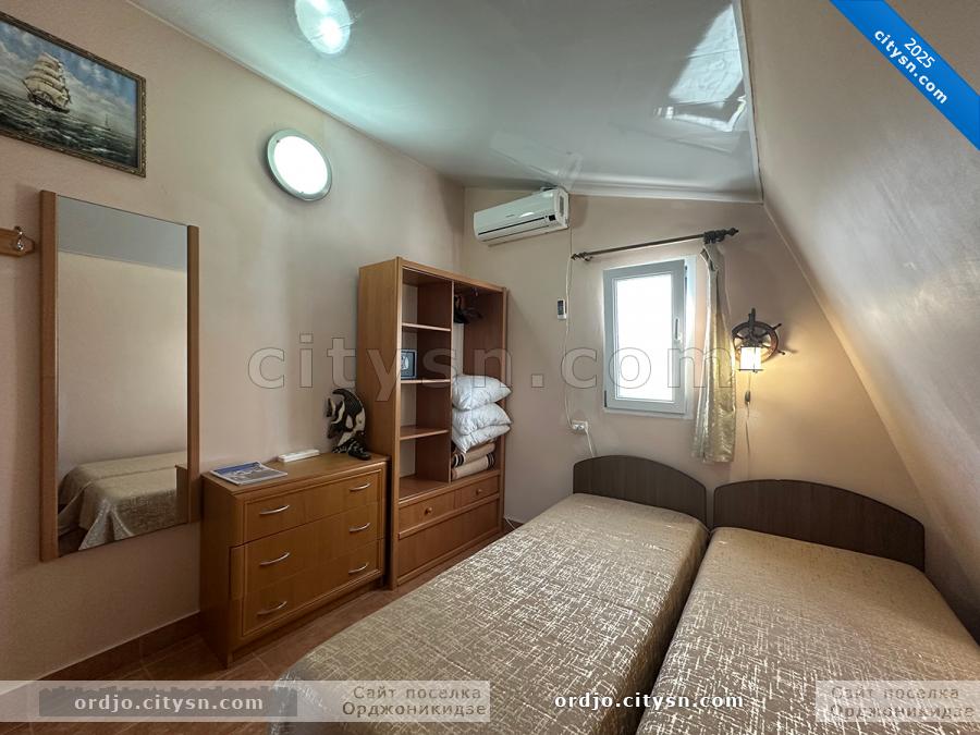 Номер «3-х местный номер» гостевого дома «Крымский кораблик» - фото №236036