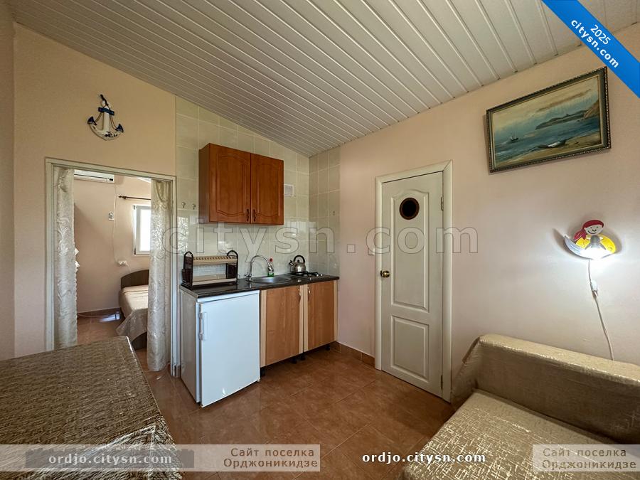 Номер «3-х местный номер» гостевого дома «Крымский кораблик» - фото №236038