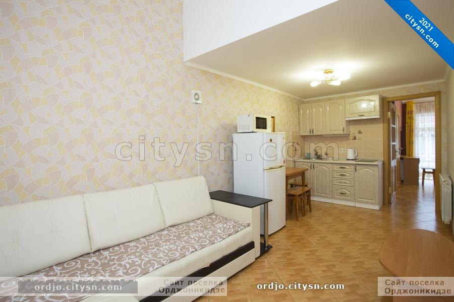 Номер на 3м этаже (2х комнатный) - Эллинг - - Отель Виктория - Орджоникидзе - Крым