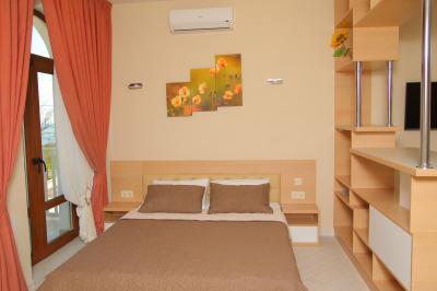 Мини-гостиница YNA «Апартаменты  (с отельной спальней) »