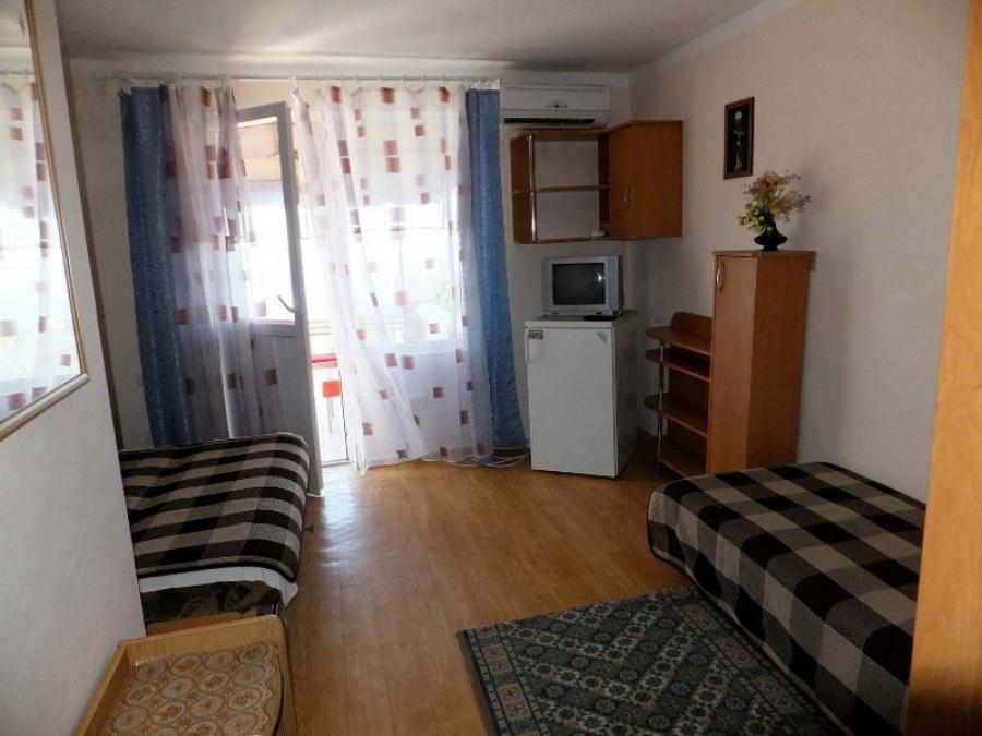 Номер «3х-комнатный» гостевого дома «Каникулы в Крыму» - фото №33307