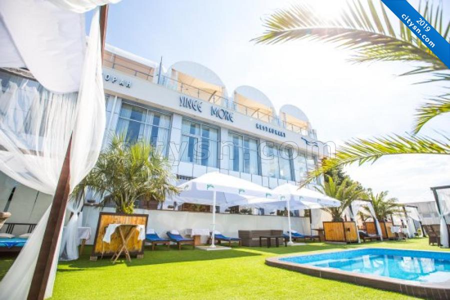 Синее море ресторан сочи. Пляж синее море сочи. Пляж синее море сочи. Сочи море прозрачное. Синее море ресторан сочи.