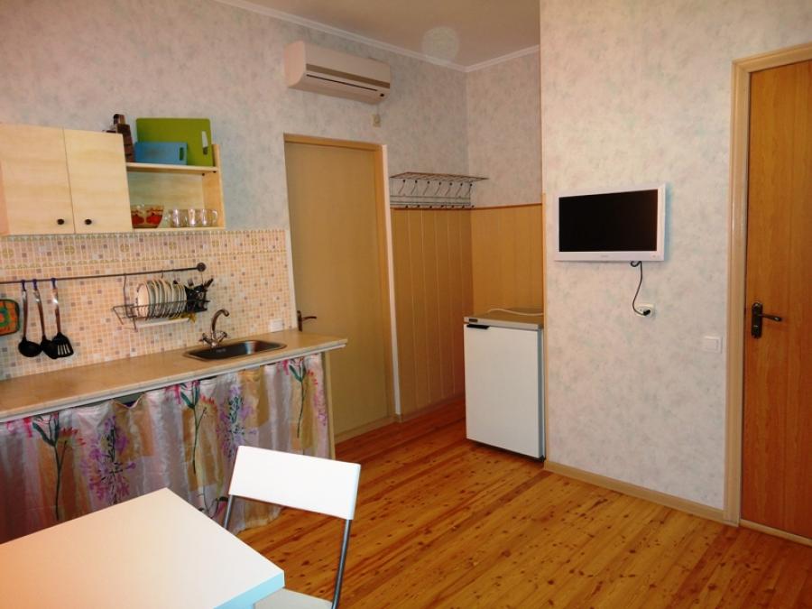 Номер «4х-местный 2х-комнатный с кухней» гостевого дома «Солнечный» - фото №81051