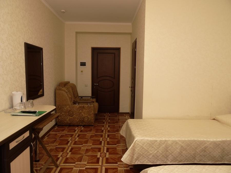Номер «Стандарт, номера с удобствами на цокольном этаже           » гостиницы «Иллиада» - фото №73263