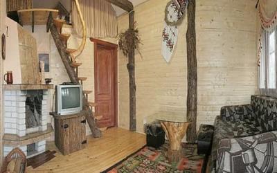 Гостевой дом Вышиванка «Двухуровневый деревянный коттедж»
