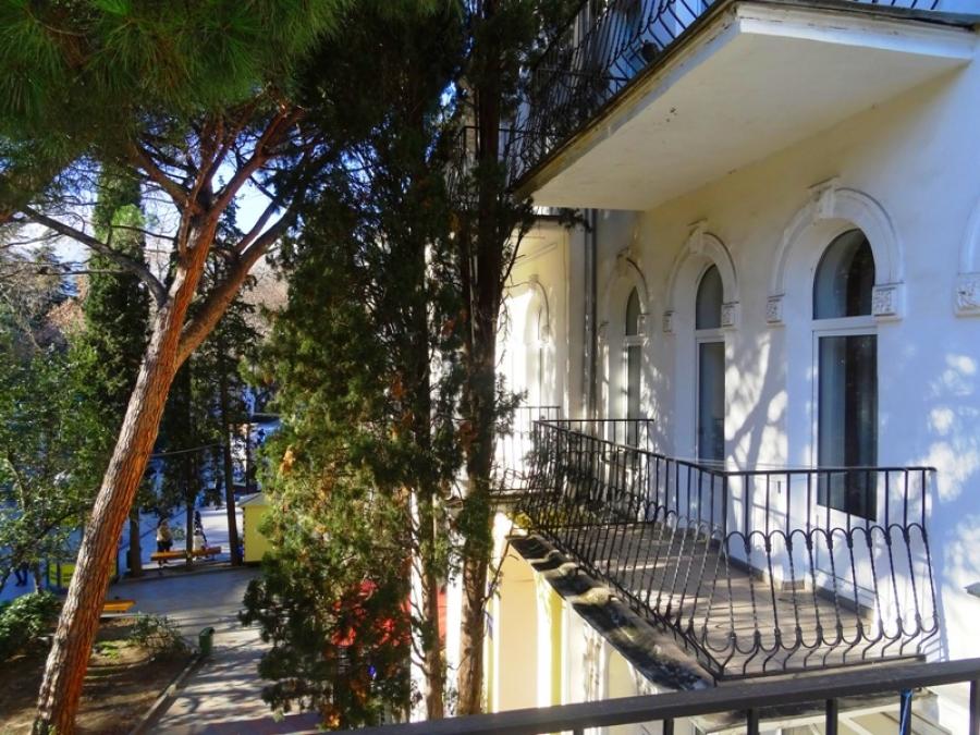 Ялта агидель. Отель Агидель Ялта. Гостиница Агидель Ялта. Ялта гостиница Агидель фото. Ялтинский дворик Ялта.